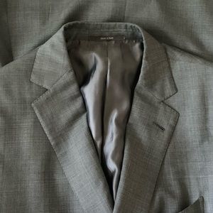 RECENT Mid-Gray Nailhead Zegna Mainline Suit